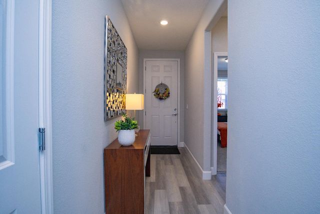 484 Pinehurst St, Manteca, CA 95336