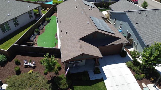 484 Pinehurst St, Manteca, CA 95336