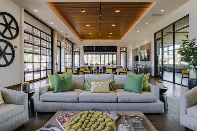 484 Pinehurst St, Manteca, CA 95336