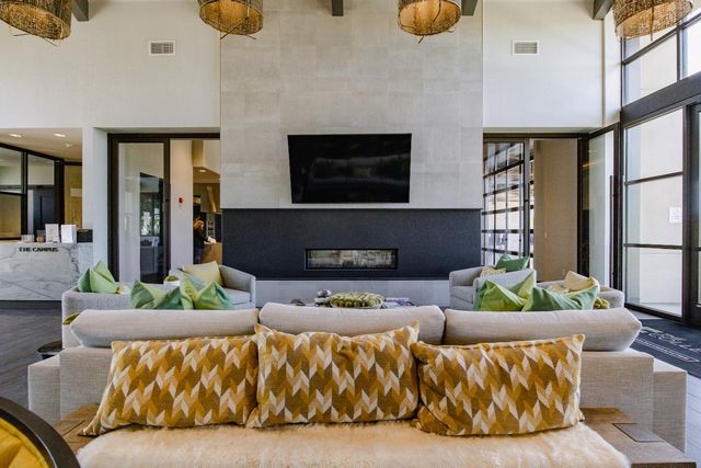 484 Pinehurst St, Manteca, CA 95336