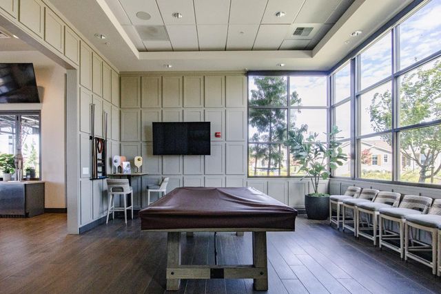 484 Pinehurst St, Manteca, CA 95336