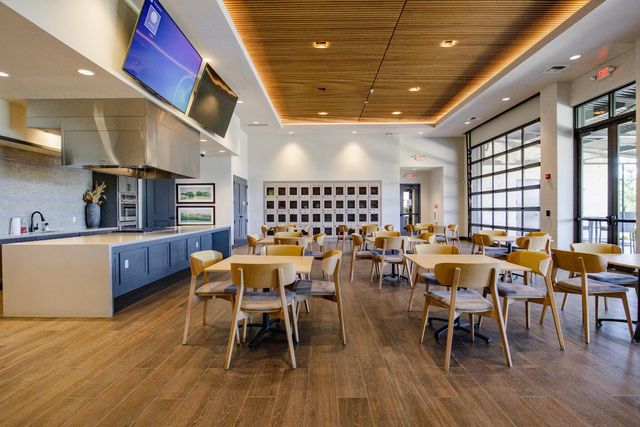 484 Pinehurst St, Manteca, CA 95336