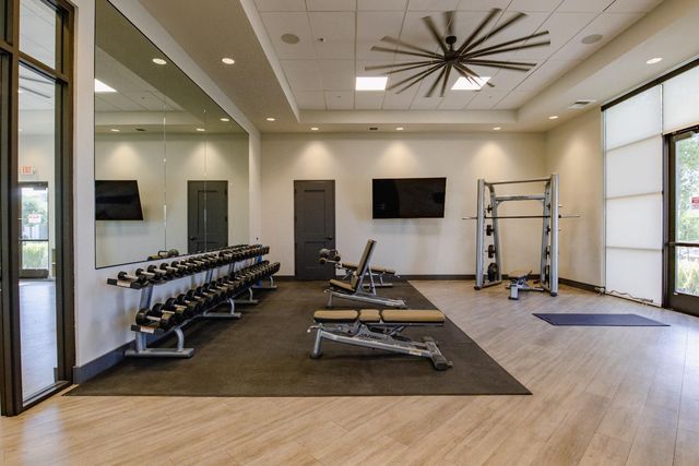 484 Pinehurst St, Manteca, CA 95336