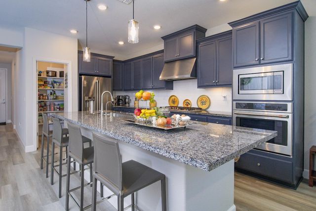 484 Pinehurst St, Manteca, CA 95336