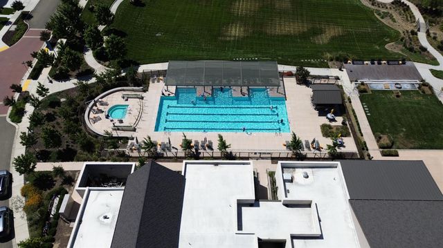 484 Pinehurst St, Manteca, CA 95336