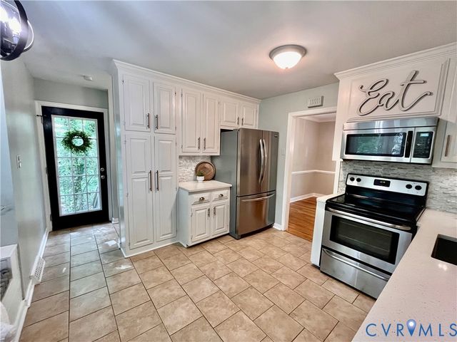 13700 Watkins Glen Rd, Midlothian, VA 23112