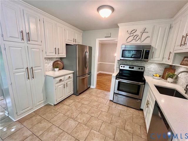 13700 Watkins Glen Rd, Midlothian, VA 23112