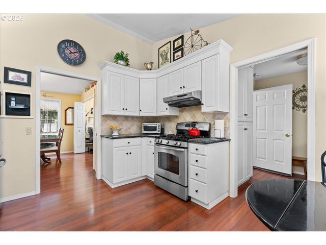 1953 KENARD St Nw, Salem, OR 97304
