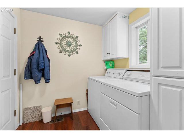1953 KENARD St Nw, Salem, OR 97304