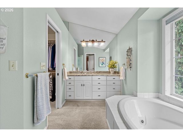 1953 KENARD St Nw, Salem, OR 97304