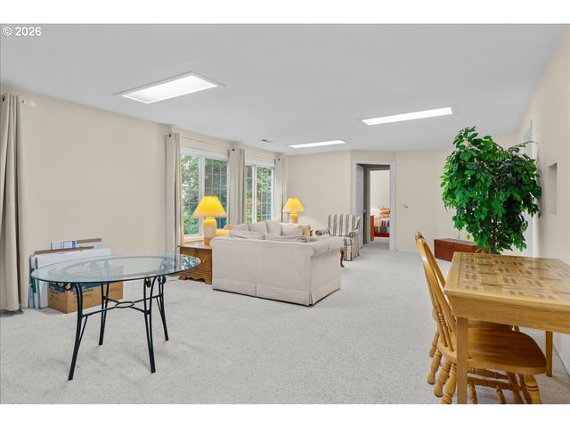 1953 KENARD St Nw, Salem, OR 97304