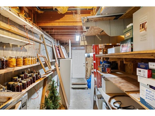 1953 KENARD St Nw, Salem, OR 97304