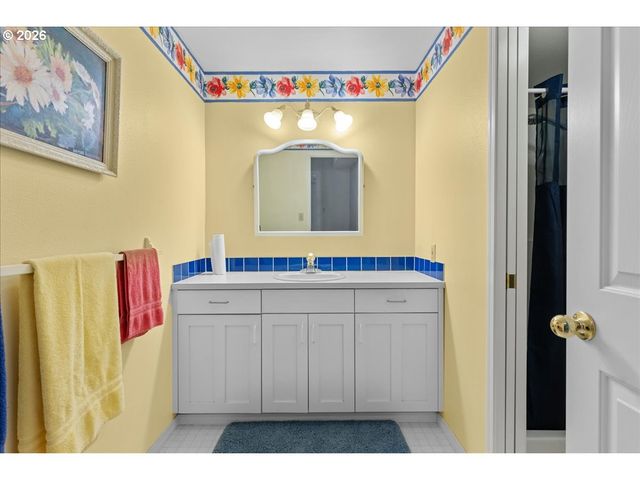 1953 KENARD St Nw, Salem, OR 97304