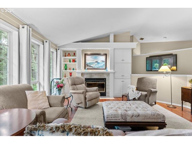 1953 KENARD St Nw, Salem, OR 97304