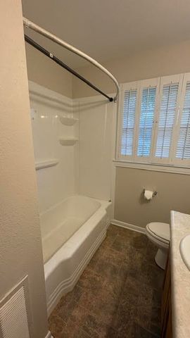 105 SW Taylor Street, Burleson, TX 76028