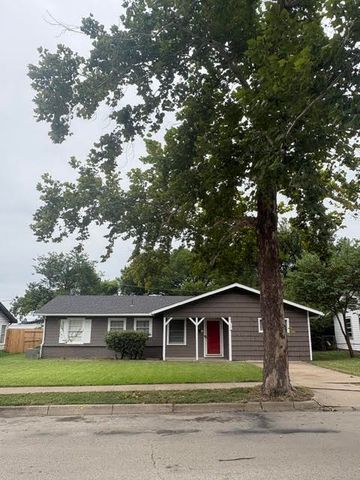 105 SW Taylor Street, Burleson, TX 76028