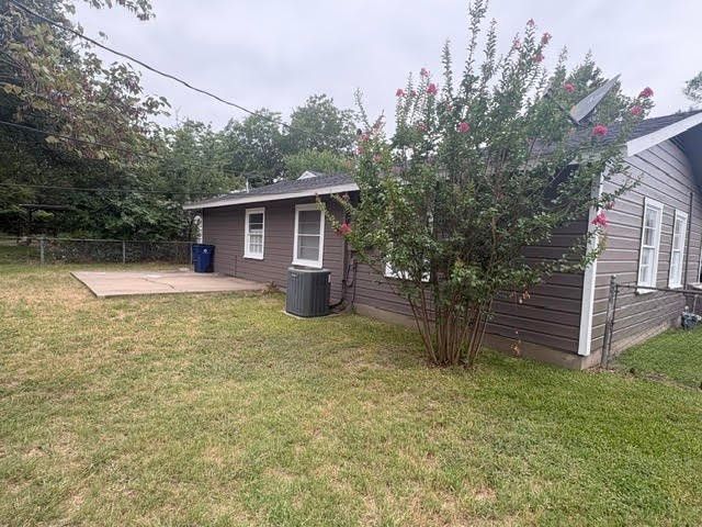 105 SW Taylor Street, Burleson, TX 76028