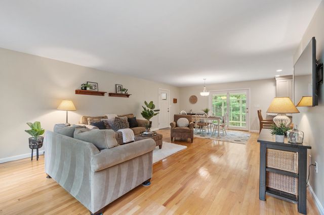 12 Aladdin Road, Windham, NH 03087