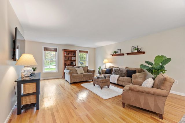 12 Aladdin Road, Windham, NH 03087