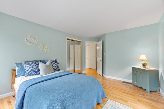 12 Aladdin Road, Windham, NH 03087