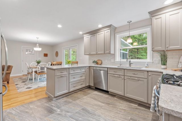 12 Aladdin Road, Windham, NH 03087
