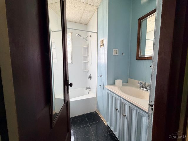3815 Carlton Avenue, Fairfax, OH 45227