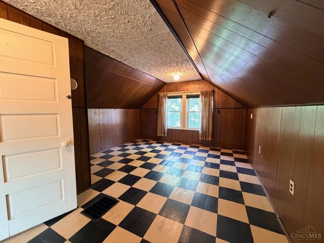 3815 Carlton Avenue, Fairfax, OH 45227