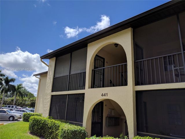 441 SE Pine Glen Ln A-2, Green Acres, FL 33463