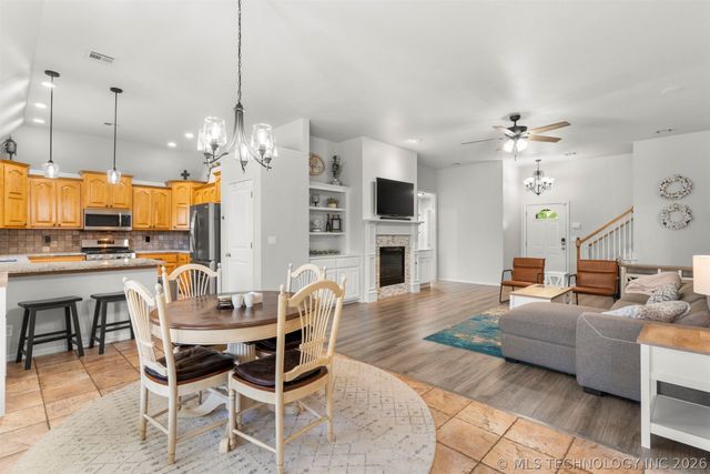 8133 Forrest Glenn Road, Claremore, OK 74019
