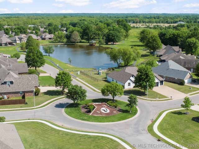 8133 Forrest Glenn Road, Claremore, OK 74019