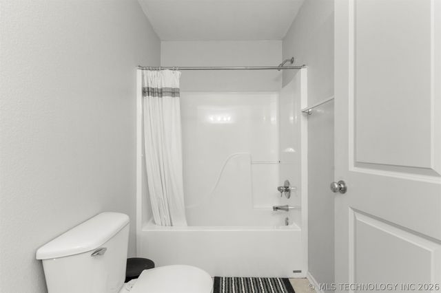 8133 Forrest Glenn Road, Claremore, OK 74019
