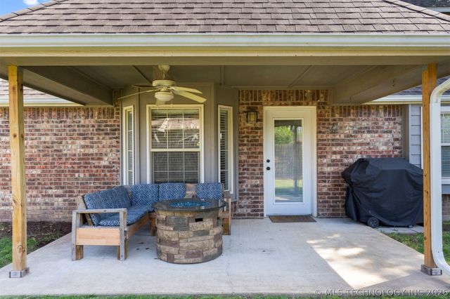 8133 Forrest Glenn Road, Claremore, OK 74019
