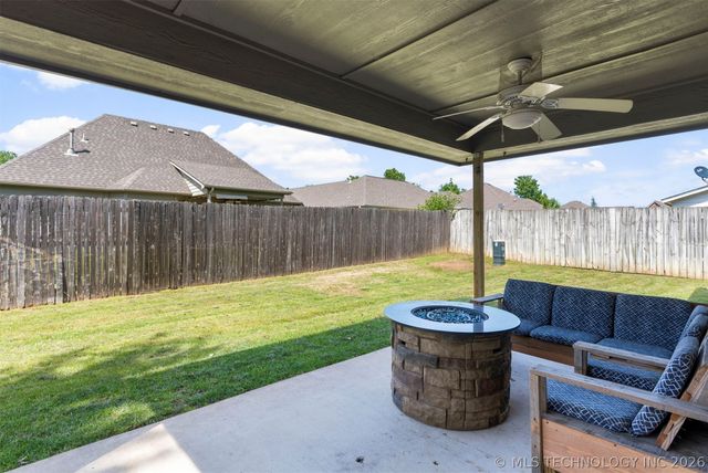 8133 Forrest Glenn Road, Claremore, OK 74019