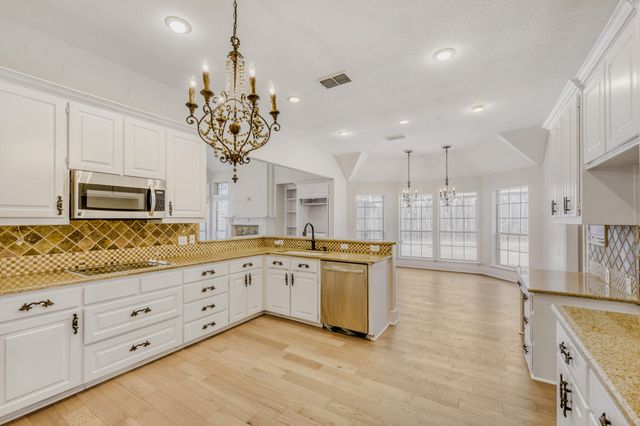 27 Wellington Oaks Circle, Denton, TX 76210