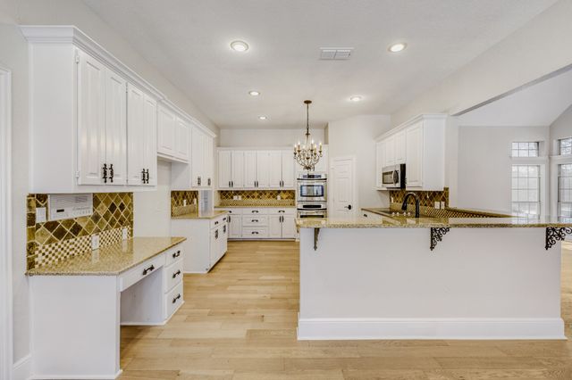 27 Wellington Oaks Circle, Denton, TX 76210