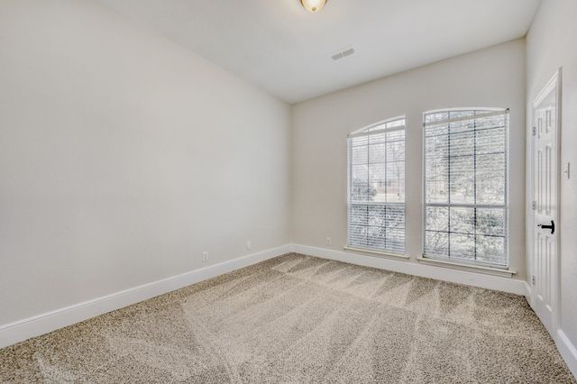 27 Wellington Oaks Circle, Denton, TX 76210