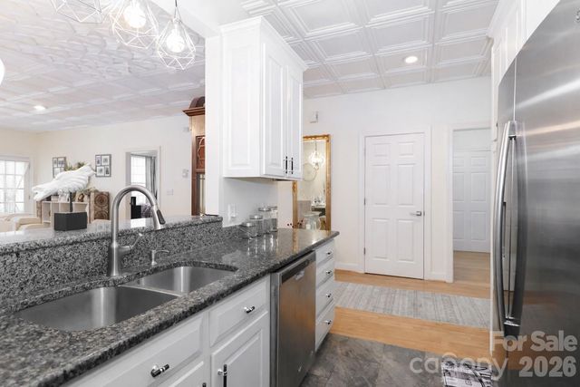 1530 Forest Park Drive, Statesville, NC 28677