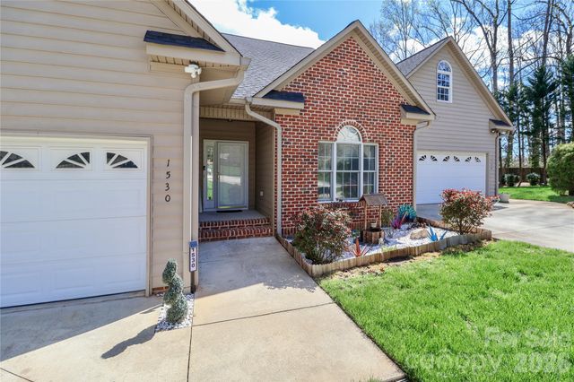 1530 Forest Park Drive, Statesville, NC 28677