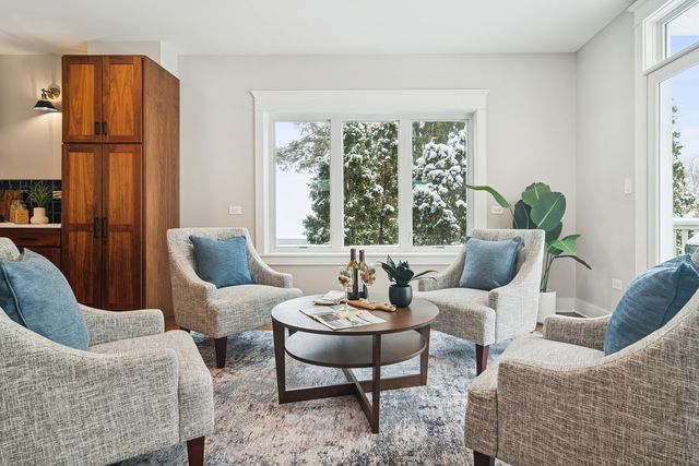 721 Meadow Lane, Libertyville, IL 60048