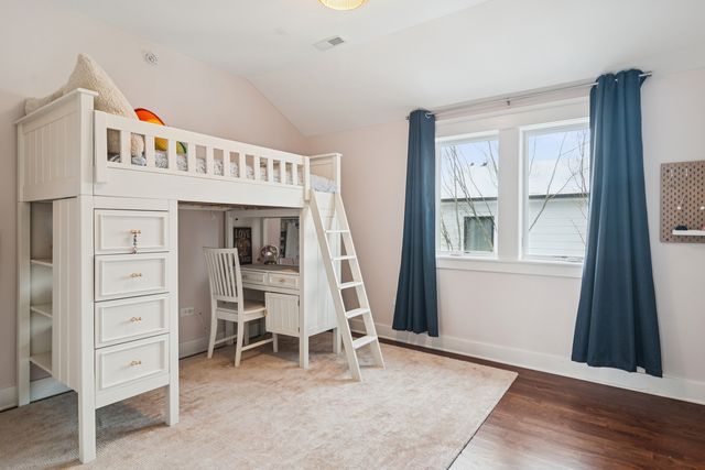 721 Meadow Lane, Libertyville, IL 60048