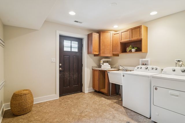 721 Meadow Lane, Libertyville, IL 60048