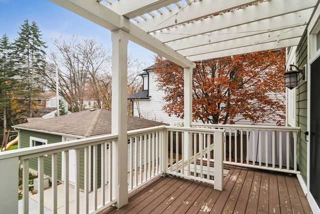 721 Meadow Lane, Libertyville, IL 60048