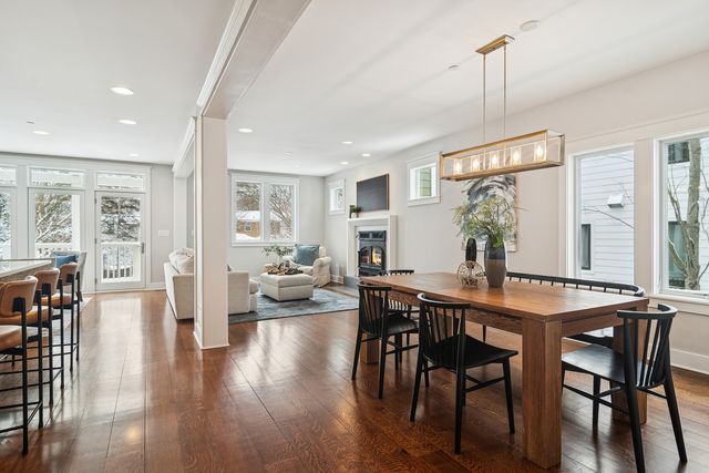 721 Meadow Lane, Libertyville, IL 60048