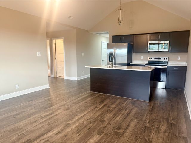 946 Tufnel Dr, Clarksville, TN 37040