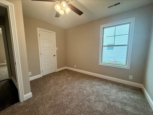 946 Tufnel Dr, Clarksville, TN 37040