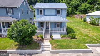 1660 MAIN ST, Port Trevorton, PA 17864