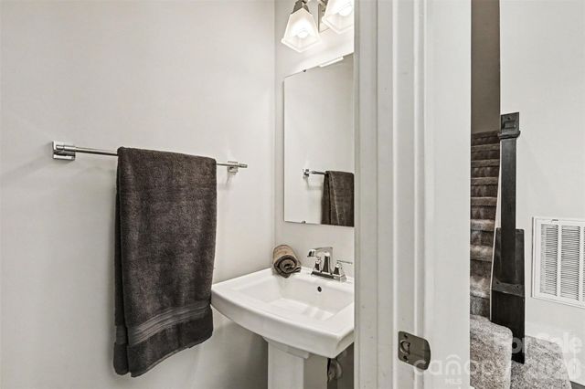 1414 Newell Towns Lane, Charlotte, NC 28262