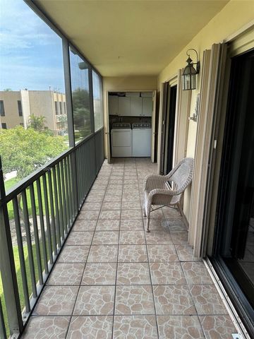 8415 SW 107th Ave 303W, Miami, FL 33173