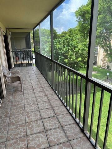 8415 SW 107th Ave 303W, Miami, FL 33173
