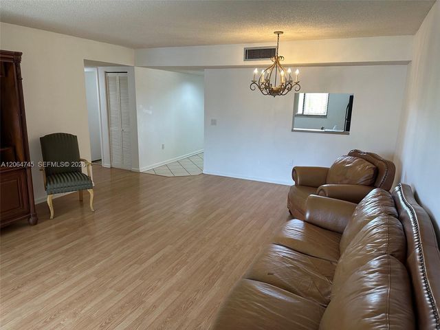 8415 SW 107th Ave 303W, Miami, FL 33173